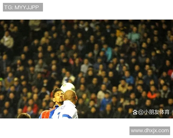 足球明星同框瞬间壁纸展现绿茵场上的友谊与荣耀